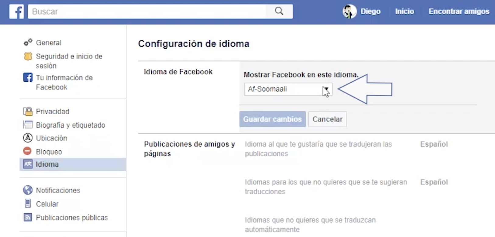 Utiliza la flecha desplegable para elegir un idioma en Facebook.